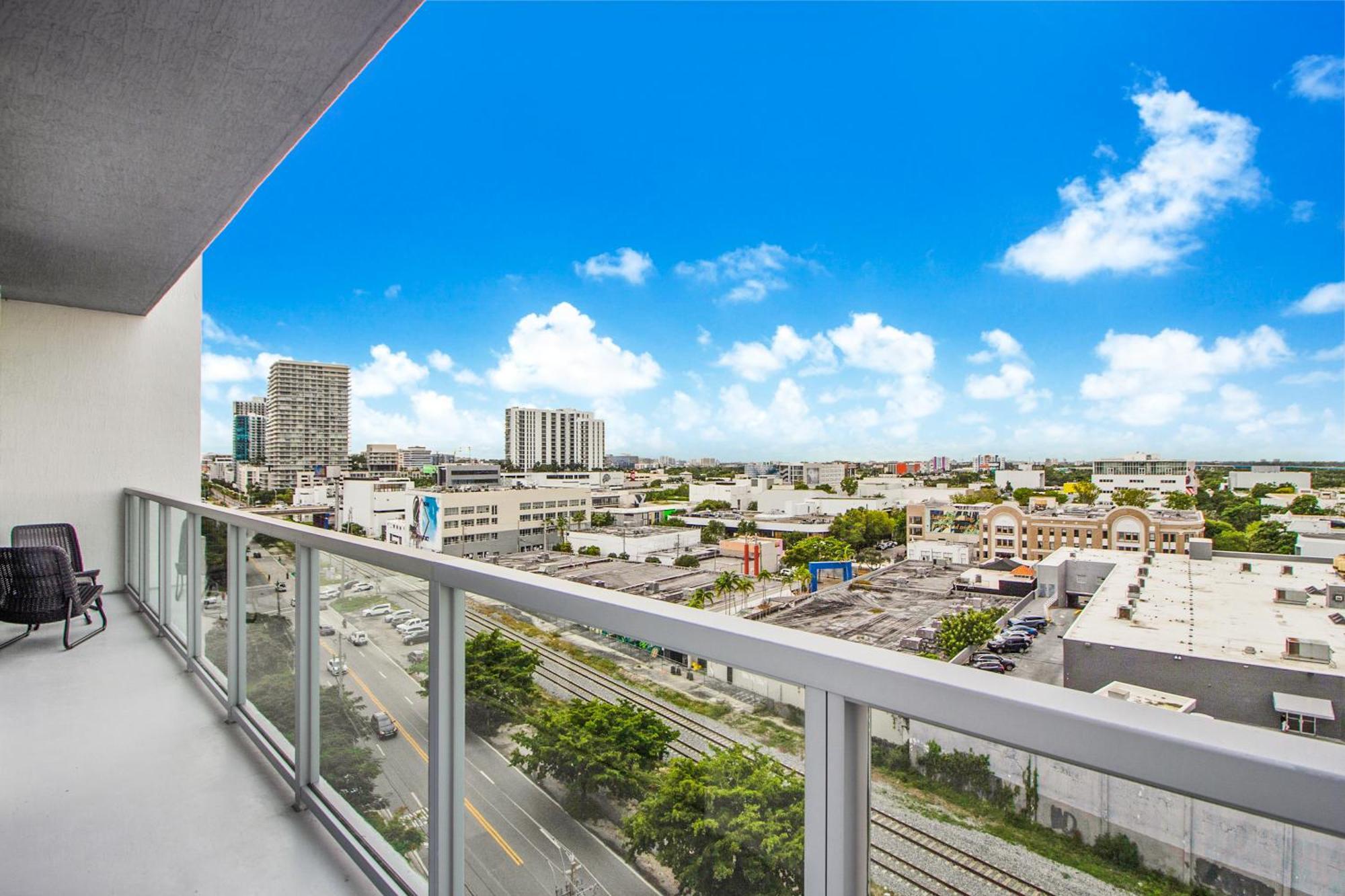 Quadro Residences By Ionica Miami Exteriör bild