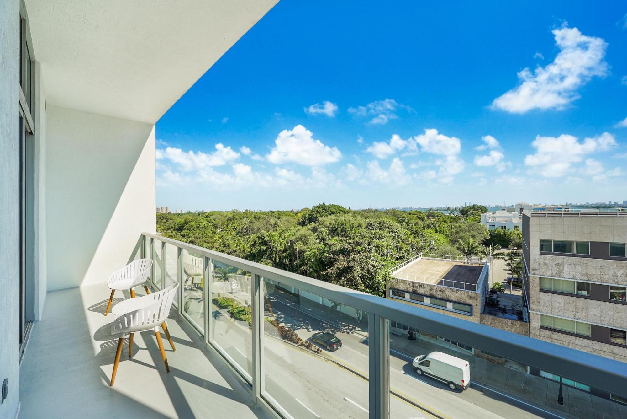 Quadro Residences By Ionica Miami Exteriör bild