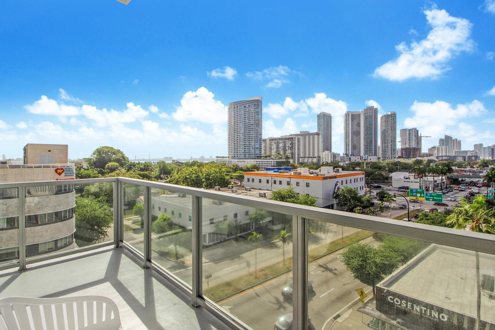 Quadro Residences By Ionica Miami Exteriör bild