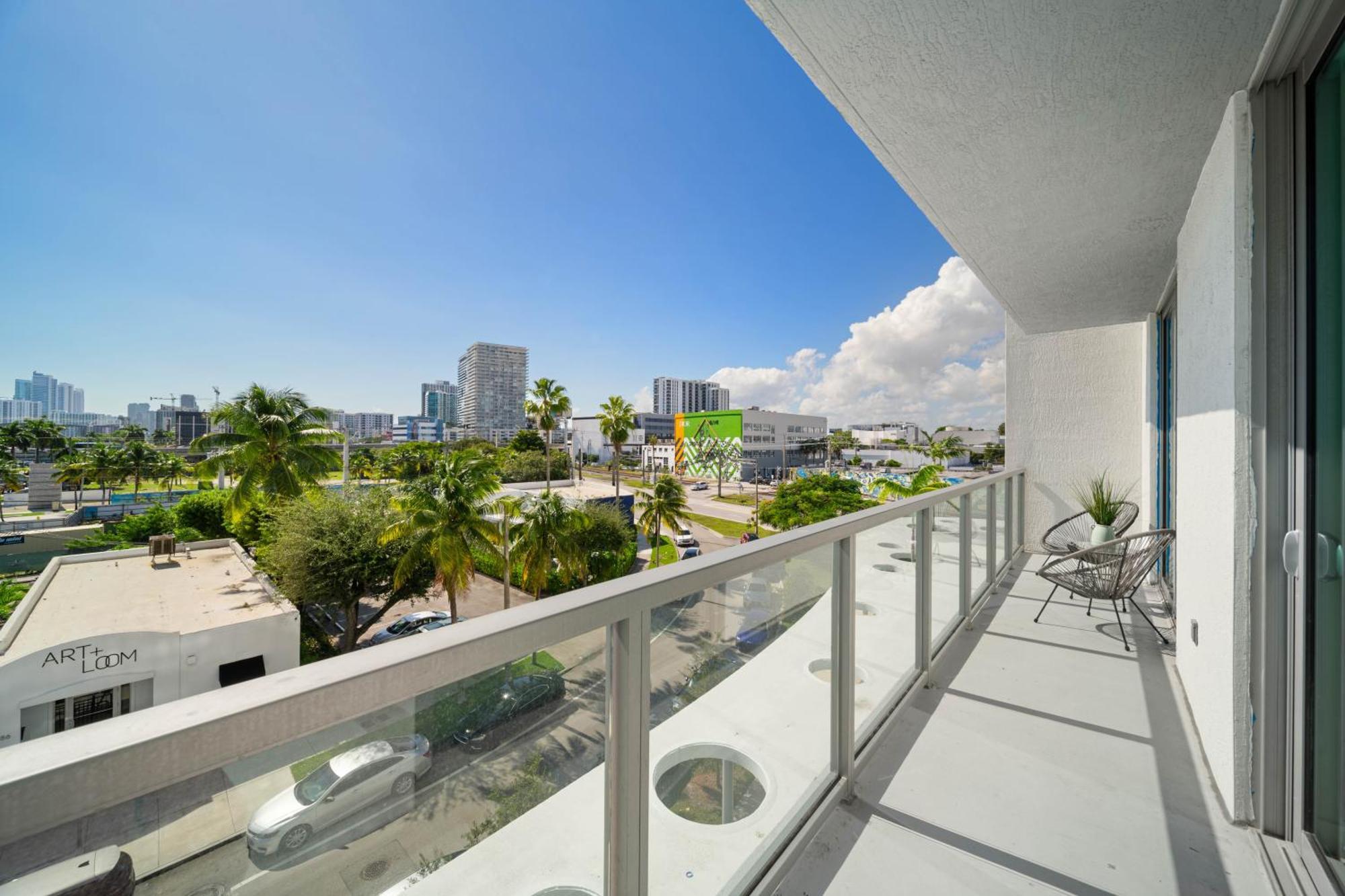 Quadro Residences By Ionica Miami Exteriör bild